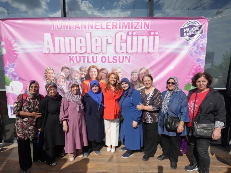ERGENE�M�ZDE ANNELER G�N� CO�KUYLA KUTLANDI: B�NLERCE ANNE VE �OCUK B�R ARAYA GELD�!