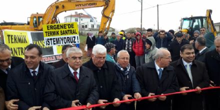 VAKIFLAR MAHALLES´NDE KANALZASYON NAATI TEMEL ATMA TREN YAPILDI