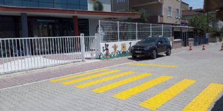 Ergene Belediyesinden Yaya Geçitlerine “Önce Yaya” Uyarısı