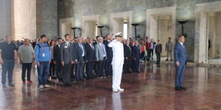 Ba�kan Y�ksel ve Ergeneli muhtarlar Ata�m�z�n manevi huzurunda