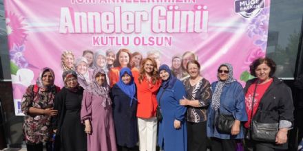 ERGENE�M�ZDE ANNELER G�N� CO�KUYLA KUTLANDI: B�NLERCE ANNE VE �OCUK B�R ARAYA GELD�!