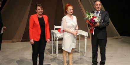 Sardunya Kokan Kadınlar Ergeneli Kadın Tiyatroseverlerle Buluştu