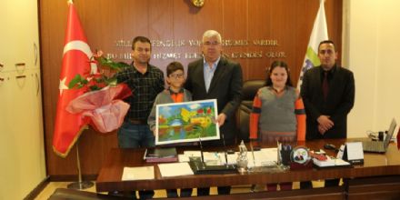 Krkgz lkretim Okulundan Bakan Yksel´e Teekkr Ziyareti