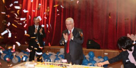 Bakan Yksele Srpriz Doum Gn