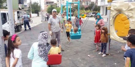 �ocuk parklar�nda k�r�lan oyun gruplar� yenileniyor