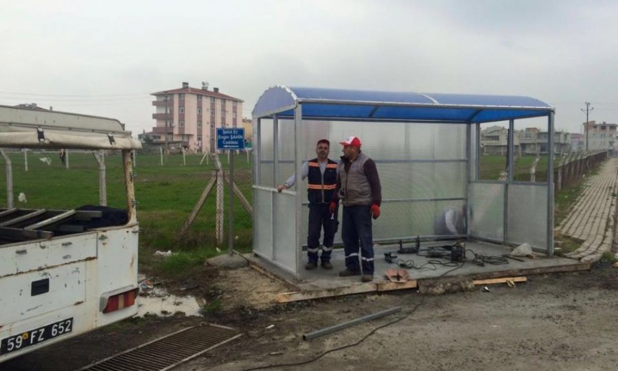 Ergenede  Duraklar Yenileniyor