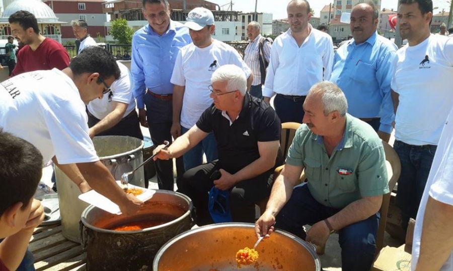 Bakan Yksel, Derneklerin Pikniklerine Katld