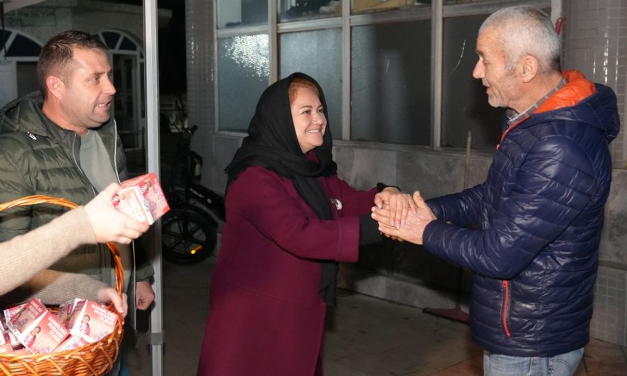 BA�KANIMIZ M�GE YILDIZ TOPAK VATANDA�LARIN KAND�L�N� KUTLADI!