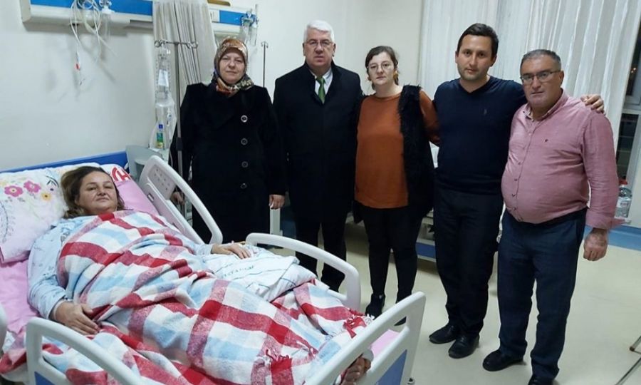 Başkan Yüksel Ailesi İle Birlikte Hastaları Ziyaret Etti