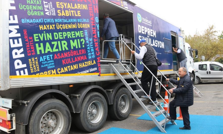 Deprem Simlasyon Trnda Ergenede Vatandalara ve rencilere Eitimi Verildi