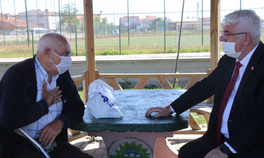 Bakan Yksel 65 Ya ve st Vatandalarla Bayramlat
