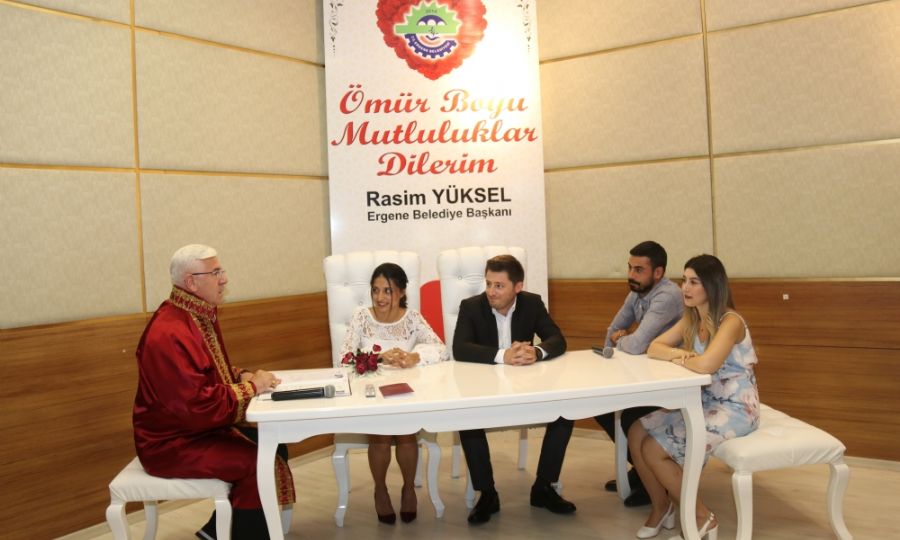 Bakan Yksel Gen iftlerin Nikahn Kyd