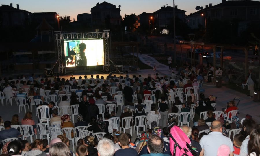 Ergene Salk Mahallesinde Ay Inda Sinema Keyfi Yaand
