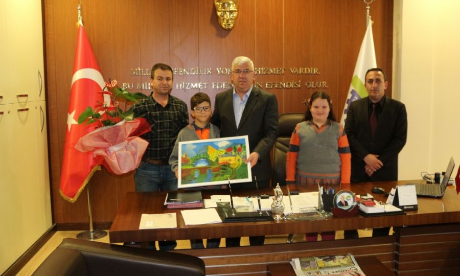 Krkgz lkretim Okulundan Bakan Yksel´e Teekkr Ziyareti