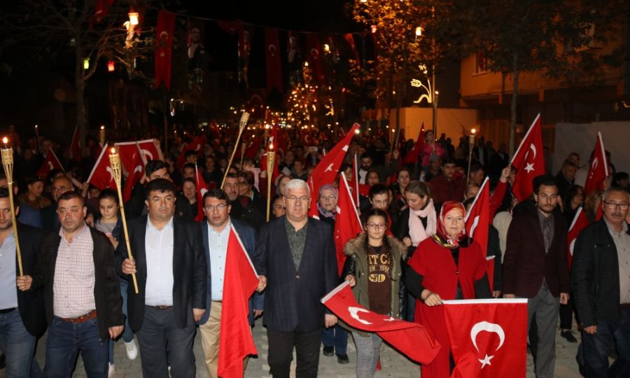 Ergenede Binlerce Kii Fener Alayna Katld