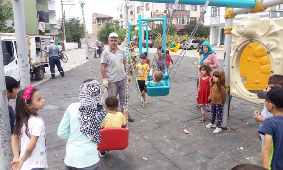 �ocuk parklar�nda k�r�lan oyun gruplar� yenileniyor
