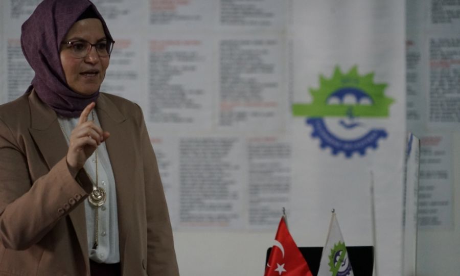 Fabrikalarda Aile içi iletişim ve öfke kontrolü eğitimleri düzenliyoruz