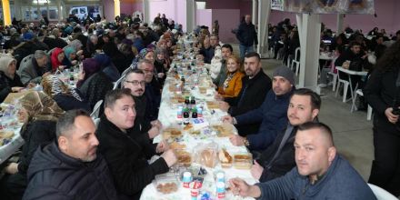 G�N�L SOFRASI B�NLERCE VATANDA�IN KATILIMI �LE VAKIFLAR�DA KURULDU!