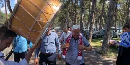 Bakan Yksel Samsunlular Derneinin Pikniine Katld