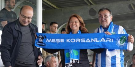 M�GE BA�KAN, SEZONUN �LK KAR�ILA�MASINDA TAKIMINI YALNIZ BIRAKMADI!