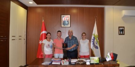 Okul Aile Birlii´nden Bakan Yksel´e Ziyaret