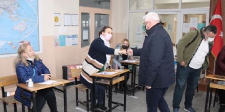 Başkan Yüksel Bulgaristan Seçimleri İçin Oy Kullanılan Okulları Ziyaret Etti