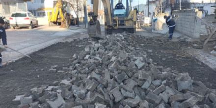 Ergene Belediyesi Deforme Olan Yollar Onaryor