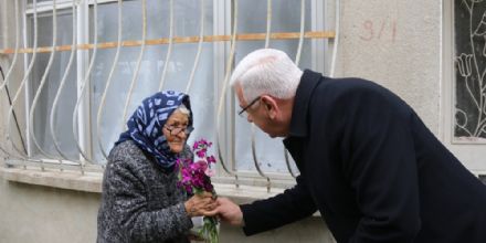 Ergene Belediye Başkanı Rasim Yüksel Anneler Gününü Kutladı