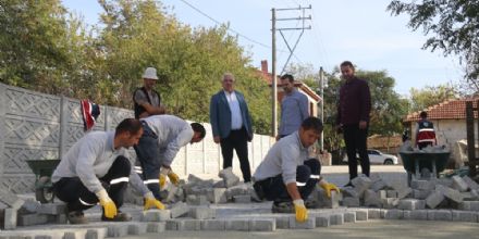 Ergene Belediye Bakan Rasim Yksel Devam Eden Yol almalarn nceledi