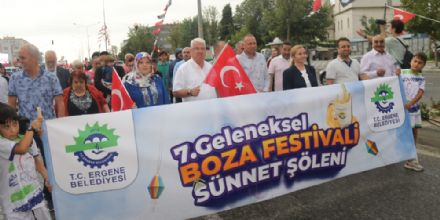 7. Geleneksel Boza Festivali ve Snnet leni Korteji Yamura Ramen Cokuyla Gerekleti