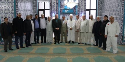 Ergene Belediye Bakan Rasim Yksel Umrecileri Dualarla Uurlad