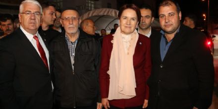 Ba�kan Y�ksel �yi Parti Genel Ba�kan� �le �ehit Ailesini Ziyaret Etti