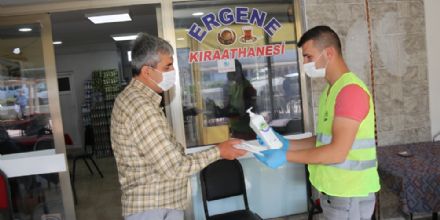 Ergene Belediyesi Maske ve Dezenfektan Deste�inde Bulunuyor