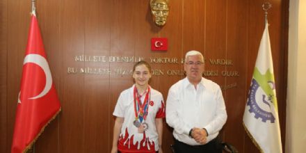 Sporun ve sporcunun her zaman yanndayz