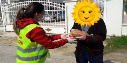 Ergene Belediyesi S�cak Yemek Yard�m�nda Bulunmaya Devam Ediyor
