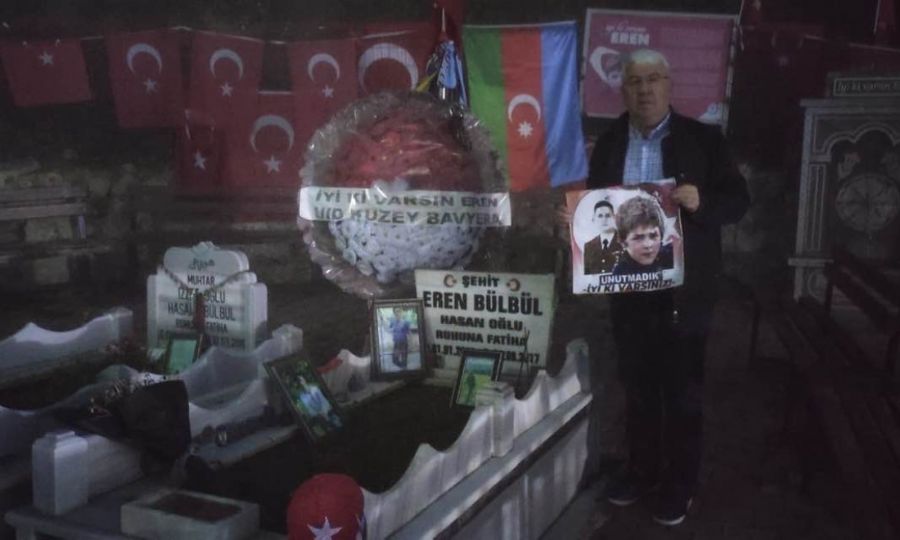 Bakan Yksel Mezar Banda ehit Eren Blbl And