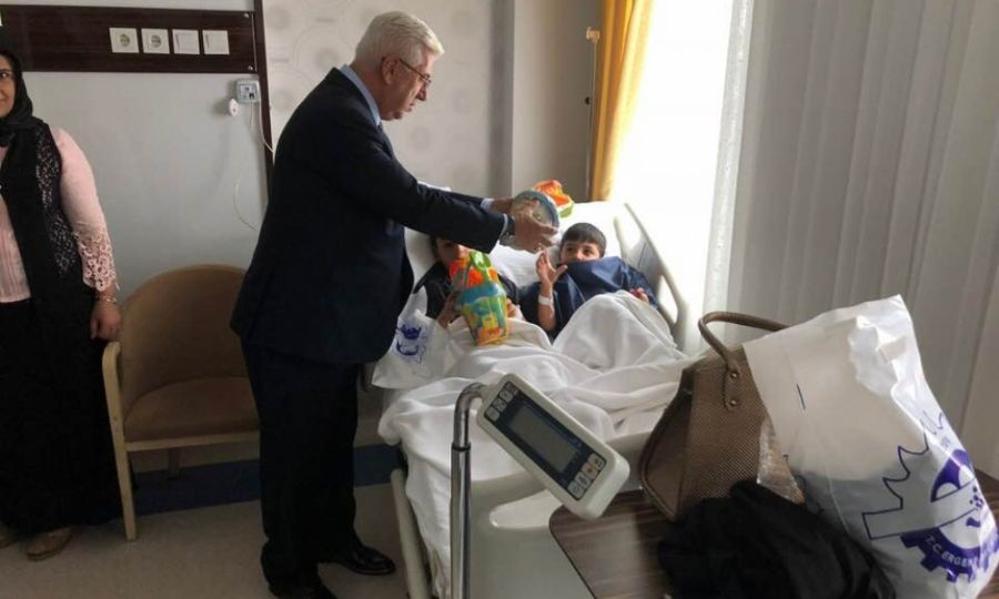Belediye Başkanı Rasim Yüksel Sünnet Olan Çocukları Ziyaret Etti