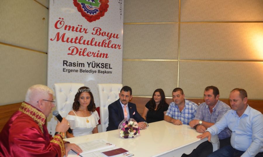 Bakan Yksel Gazeteci Ergnn Nikahn Kyd