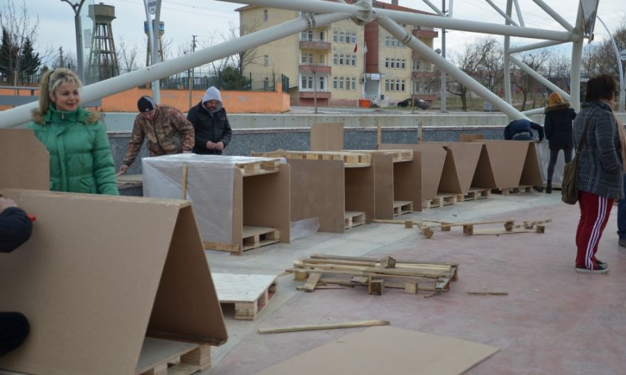 Sokak Hayvanlarına Barınak Desteği