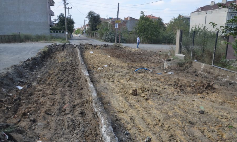 Asfaltlama almasnda Sra Edirne 9. Sokaa Geldi