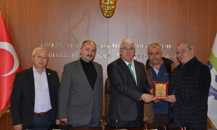 Belediye Bakan Rasim Yksele Plaket Takdim Edildi