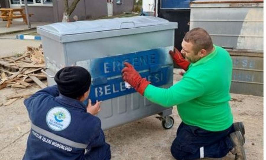 Ergenede Hasarl Konteynerler Tamir Ediliyor