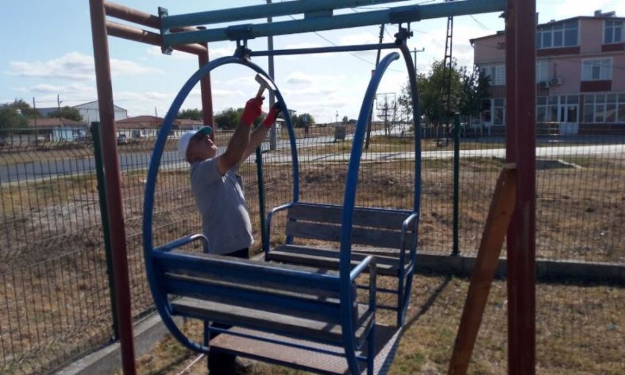 Ergenede Parklar Bakmdan Geiriliyor, Dezenfekte Ediliyor