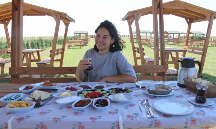 Ergene Belediyesi Kral �ilek Kafe�de Kahvalt� Servisi Ba�lad�