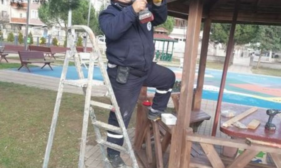 Ergene Belediyesi Parklara Bakmn Srdryor