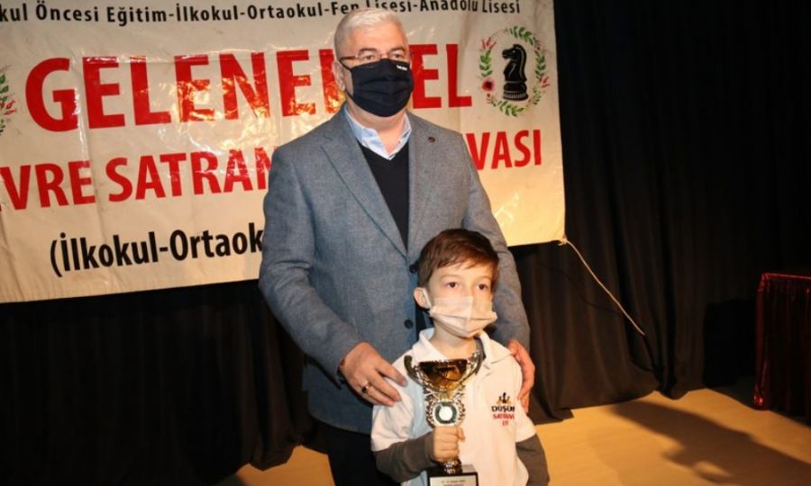 ampiyon renciye Bakan Rasim Ykselden cretsiz Burs