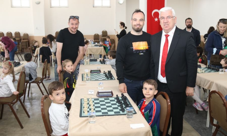 Ergene Belediyesinin satran turnuvasna youn ilgi