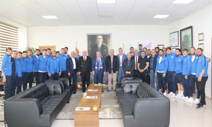 Başkan Yüksel Futbolcular İle Birlikte Başkan Albayrak’ı Ziyaret Etti