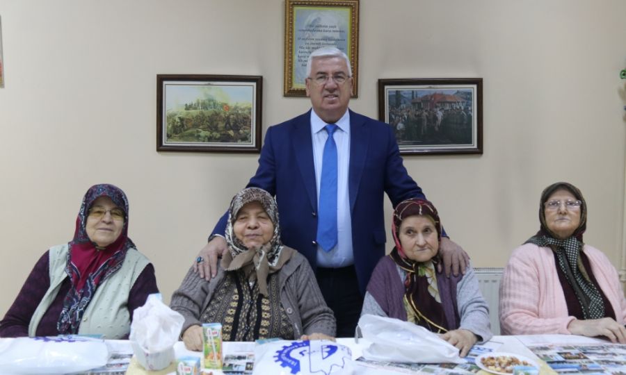 Bakan Yksel Huzur Evi Sakinlerini Unutmad