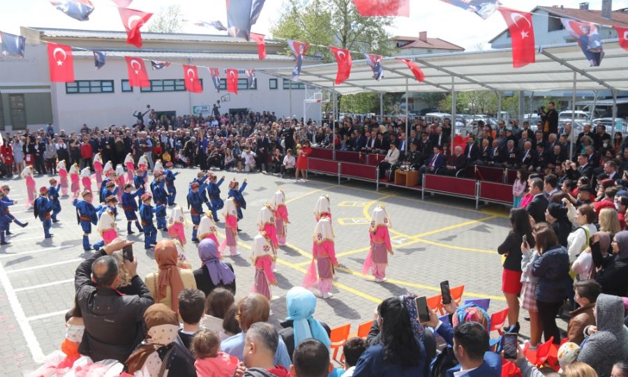 Ergenede 23 Nisan Ulusal Egemenlik ve ocuk Bayram Kutland
